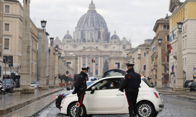 Κορονοϊός - Ιταλία: Τα εμβόλια έφτασαν στη Ρώμη - Μια νοσοκόμα 28 ετών, η πρώτη που θα εμβολιαστεί