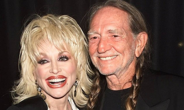 Ντόλι Πάρτον και Γουίλι Νέλσον στο βίντεο κλιπ του «Pretty Paper»