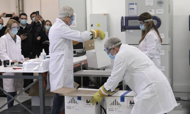 Εμβόλιο - Βήμα βήμα η διαδικασία: Πώς να κλείσετε ραντεβού - Ποιοι έχουν προτεραιότητα 