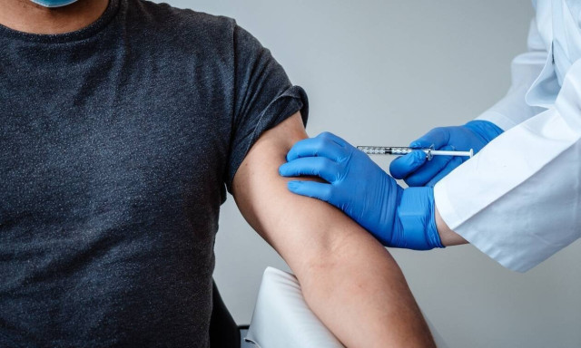 Vaccination against COVID-19 starts today in five Attica hospitals	