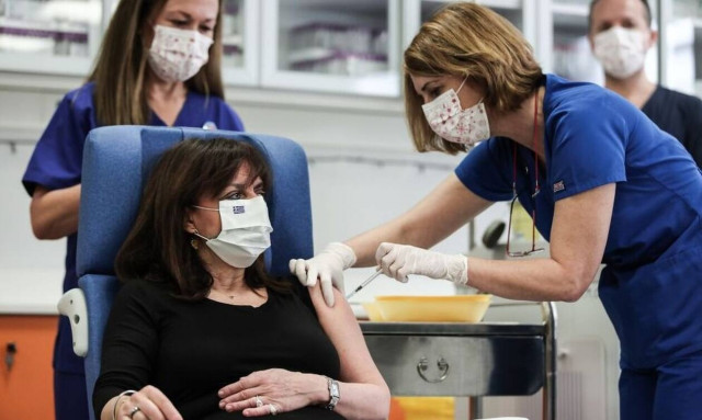 Εμβολιάστηκε η Πρόεδρος της Δημοκρατίας, Κατερίνα Σακελλαροπούλου