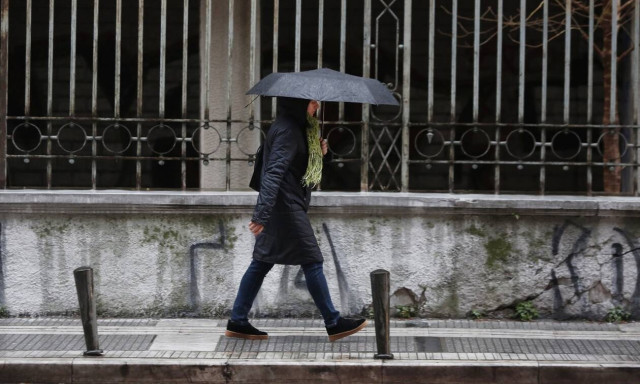 Καιρός: Καταιγίδες και πτώση της θερμοκρασίας τη Δευτέρα - Πού θα χιονίσει