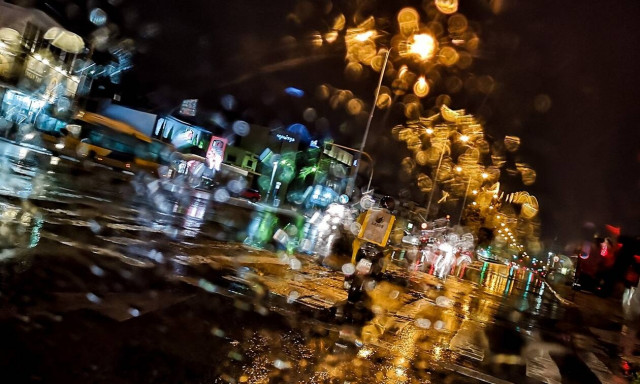 Καιρός ΤΩΡΑ: Στη δίνη της κακοκαιρίας η Αττική - Πού θα «χτυπήσουν» τα φαινόμενα τις επόμενες ώρες