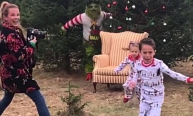 Πιτσιρίκια βλέπουν το «τέρας» των Χριστουγέννων και… φρικάρουν τελείως! 