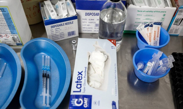 Εμβόλιο - Βασιλακόπουλος: Γιατί χρειάζονται δυο δόσεις - Η ανοσία θα κρατάει σίγουρα ένα χρόνο