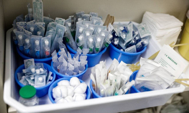 Εμβόλιο κορονοϊού: Το συγκινητικό μήνυμα δημοσιογράφου που νοσηλεύεται για 10 ημέρες με κορονοϊό