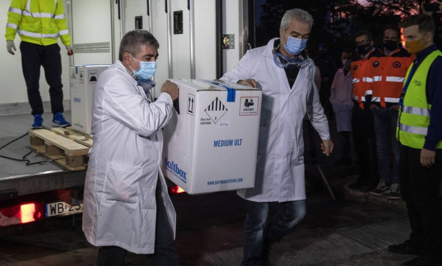 Εμβόλιο: Σε πλήρη εξέλιξη η επιχείρηση «Ελευθερία» - Σήμερα φτάνει η πρώτη μεγάλη παρτίδα της Pfizer