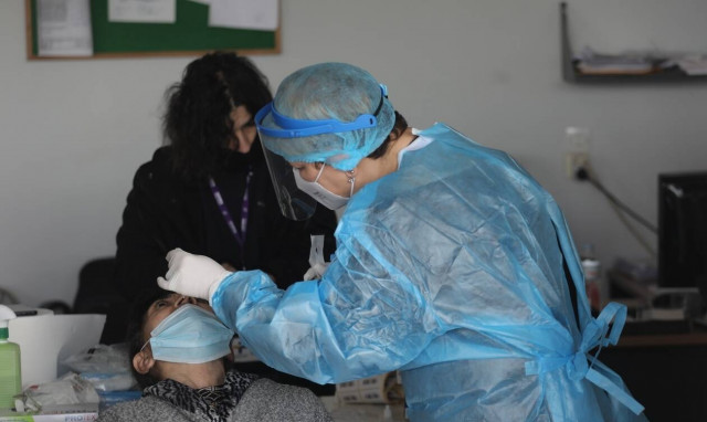 Κρούσματα σήμερα: Τη Δευτέρα (28/12) πραγματοποιήθηκαν 2.922 rapid test - Πόσα βρέθηκαν θετικά