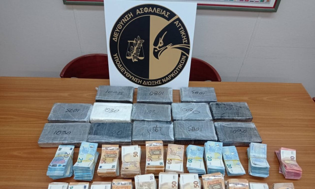 Μπλόκο σε 14 κιλά κοκαΐνης από την Ιταλία - Δείτε πού τα έκρυβε οδηγός φορτηγού