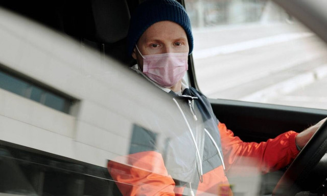 Κορονοϊός: Ποια παράθυρα πρέπει να είναι ανοιχτά για το σωστό εξαερισμό του αυτοκινήτου μας;