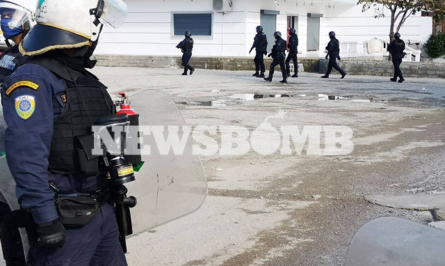 Μέγαρα ΤΩΡΑ: Ετοιμάζουν έφοδο τα ΕΚΑΜ μετά τους πυροβολισμούς μεταξύ Ρομά