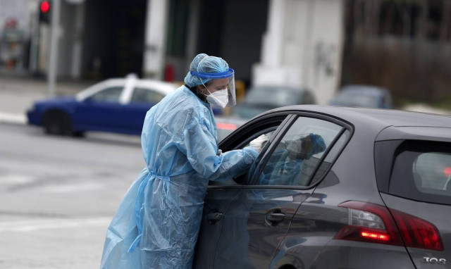 Κρούσματα σήμερα: Αγωνία λίγο πριν την Πρωτοχρονιά - Οι αριθμοί και η ελπίδα