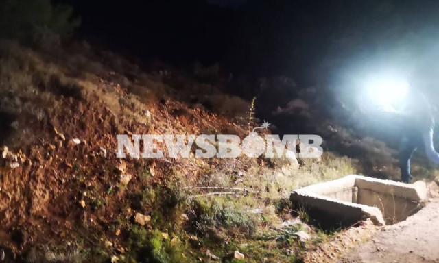 Ρεπορτάζ Newsbomb.gr - Θρίλερ με πτώμα στα Βίλια: Οι πρώτες εικόνες από το σημείο