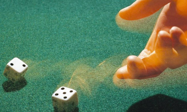 Κρήτη: Έστησαν μπαρμπούτι σε σνακ – μπαρ – 8 συλλήψεις