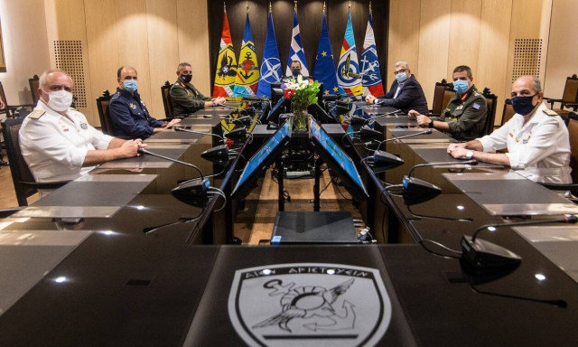 Κορoνοϊός: Εμβολιάστηκαν αρχηγοί και υπαρχηγοί των Ενόπλων Δυνάμεων