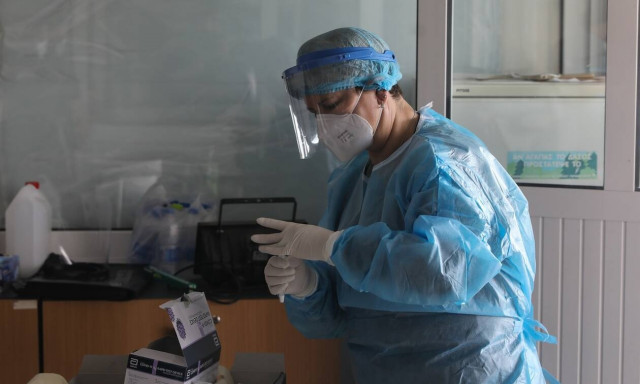 Κορονοϊός: Τι έδειξαν τα 5.928 rapid test του ΕΟΔΥ