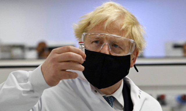 Εμβόλιο κορονοϊού: «Πράσινο φως» από τη Βρετανία για AstraZeneca και πανεπιστήμιο της Οξφόρδης 