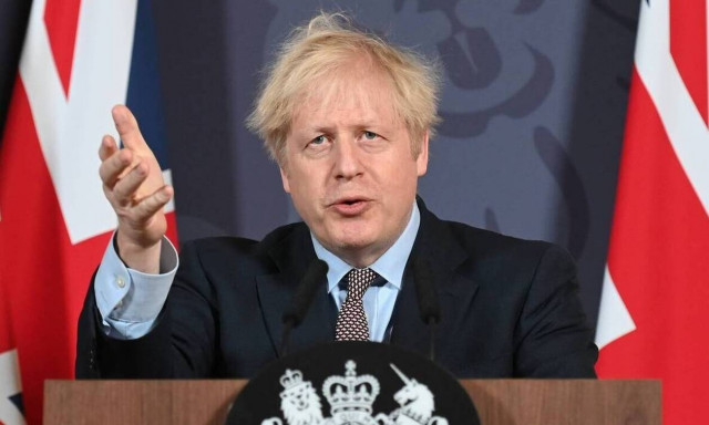 Κορονοϊός - Τζόνσον: «Μόνη μας ελπίδα τα εμβόλια» -«Η μετάλλαξη εξαπλώνεται σε όλη τη χώρα» 