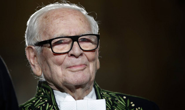 Pierre Cardin: Θρήνος για τον σχεδιαστή που καθόρισε την μοντέρνα μόδα των τελευταίων 60 ετών