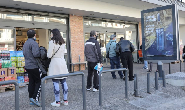 Σούπερ μάρκετ – Καταστήματα: Το ωράριο λειτουργίας για σήμερα και αύριο – Πότε θα είναι κλειστά