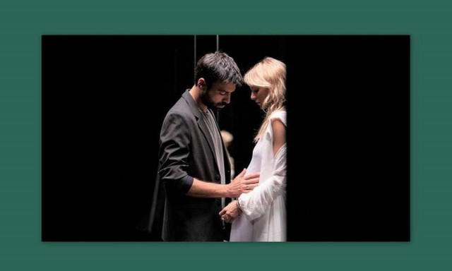 8 λέξεις: Πρόσωπο - έκπληξη μπαίνει στη σειρά του ΣΚΑΙ