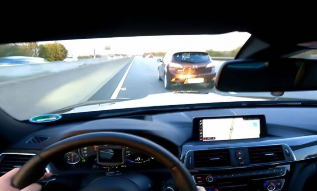 Δείτε πως τα φρένα μίας BMW M4 σώζουν από ένα σίγουρο ατύχημα (vid)