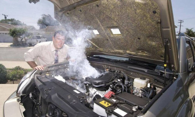 Το λάθος των Ελλήνων που καταστρέφει το αυτοκίνητό τους