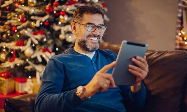 Πρωτοχρονιά: Πέντε τρόποι να μην αισθάνεσαι μόνος σου 