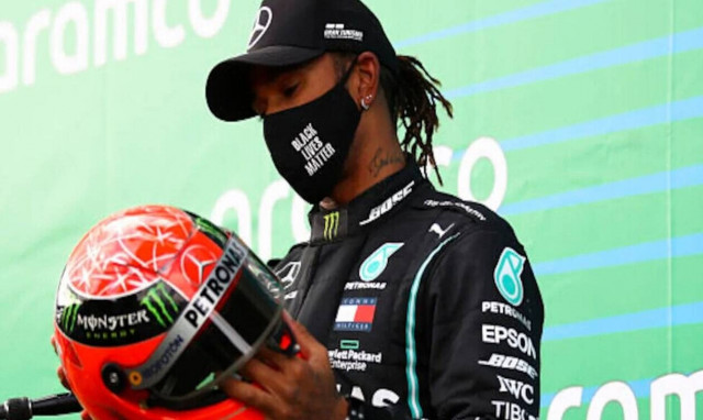 Μπαίνει σαν... «Ιππότης» τη νέα χρονιά ο Λιούις Χάμιλτον