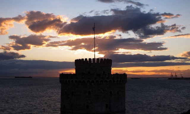 Ο καιρός της Πρωτοχρονιάς: Με ήλιο και καλές θερμοκρασίες θα μας υποδεχθεί το 2021