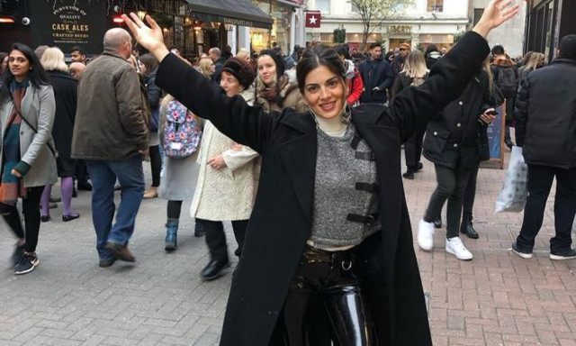 Φωτογραφία με τις κόρες της στο Παρίσι δημοσίευσε η Σταματίνα Τσιμτσιλή