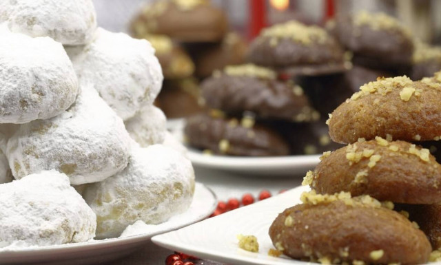 Παραμονή Πρωτοχρονιάς: Προσοχή! Τι ώρα κλείνουν σούπερ μάρκετ, κρεοπωλεία, ζαχαροπλαστεία