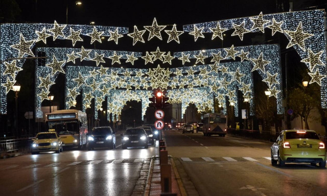 Πρωτοχρονιά με lockdown, SMS, ρεβεγιόν με περιορισμούς – Ολα τα μέτρα