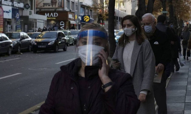 Κορονοϊός - Τουρκία: Καταγράφει 212 νέους θανάτους τις τελευταίες 24 ώρες 