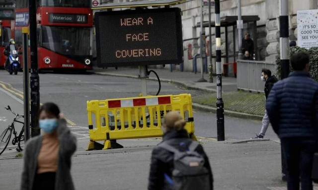 Βρετανία - Κορονοϊός: 53.285 νέα κρούσματα - 613 οι θάνατοι σε ένα 24ωρο	