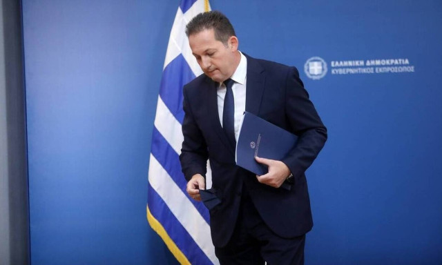 Government spox Petsas announces tighter one-week safety restrictions