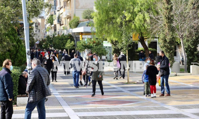 Ρεπορτάζ Newsbomb.gr: Lock…ποιο; Γεμάτη με κόσμο η πλατεία της Νέας Σμύρνης (pics)