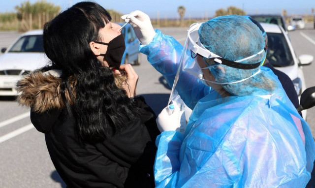 «Βόμβα» Εξαδάκτυλου στο Newsbomb.gr: Θα έχουμε και άλλα κρούσματα του μεταλλαγμένου ιού στην Ελλάδα