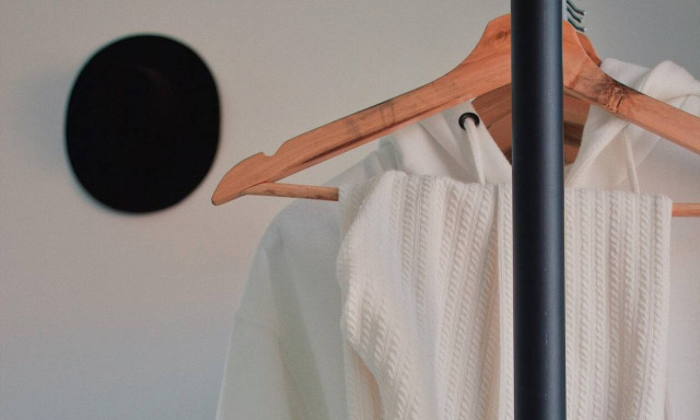 Winter white trend: Tα 5 ρούχα που θα σε πείσουν να το δοκιμάσεις