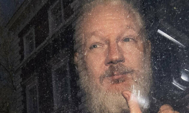 Τζούλιαν Ασάνζ: Το δικαστήριο απέρριψε την έκδοσή του στις ΗΠΑ - Φόβοι ότι θα αυτοκτονήσει