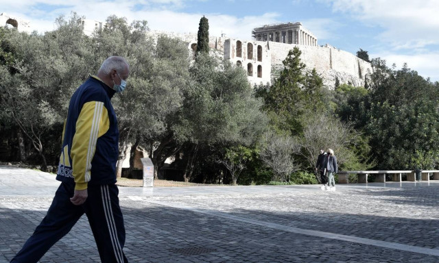 Κρούσματα σήμερα: Τι δείχνουν τα λύματα για την Αττική – Πότε θα φανεί η επίπτωση των Χριστουγέννων