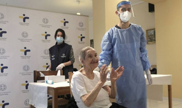 Εμβολιασμός: Ξεκίνησε στα νοσοκομεία της Περιφέρειας και σε Μονάδες Φροντίδας Ηλικιωμένων