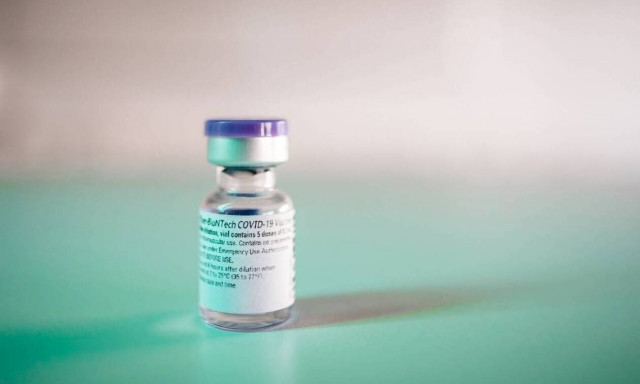 Spiegel: H EE θα παραγείλει 300 εκατ. νέα εμβόλια από την Biontech