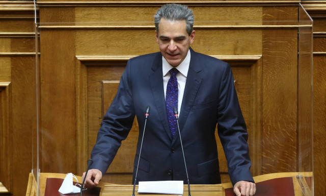 Συρίγος για ανασχηματισμό: «Έκπληξη» από την απομάκρυνση του Θεοδωρικάκου