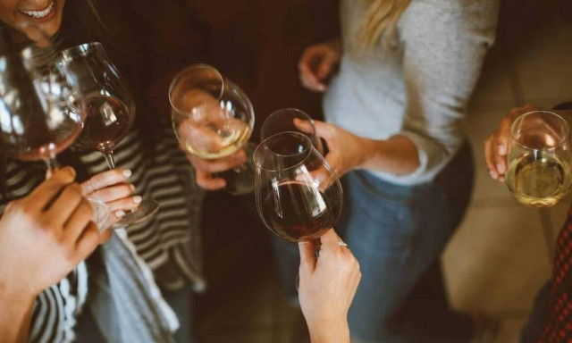 Lockdown - Θεσσαλονίκη: «Βαριά καμπάνα» και σύλληψη σε γλέντι αρραβώνων