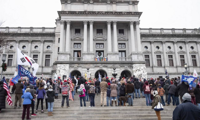 ΗΠΑ: Οπαδοί του Ντόναλντ Τραμπ συρρέουν στην Ουάσιγκτον