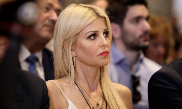 Θεσσαλονίκη: Επίθεση με μπογιές στο γραφείο της Έλενας Ράπτη