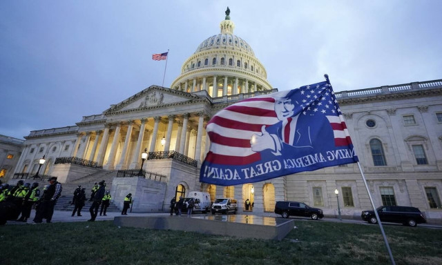 Μεγάλες εταιρείες στις ΗΠΑ καλούν τον Τραμπ να «θέσει τέλος στο χάος»