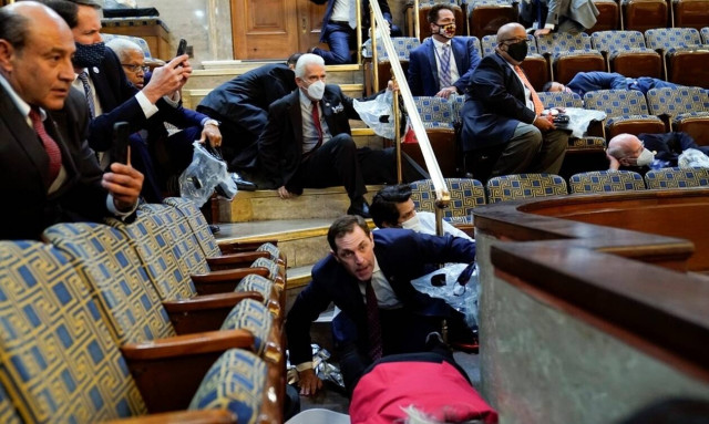 ΗΠΑ: «Απόπειρα πραξικοπήματος» καταγγέλλουν βουλευτές και γερουσιαστές του Κογκρέσου