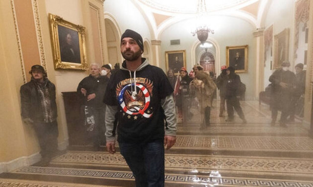 ΗΠΑ: Σε διαθεσιμότητα ο αστυνομικός που εμπλέκεται στο θανατηφόρο πυροβολισμό στο Καπιτώλιο